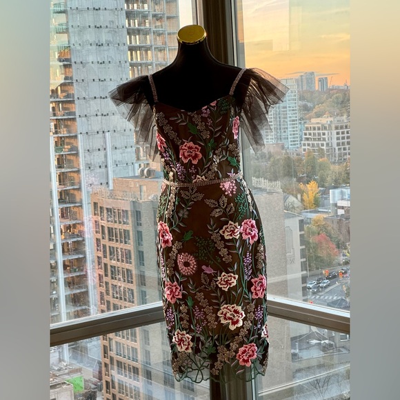 🆕 BRONX & BANCO 🧿 NWOT Melia Floral Embroidered Midi Dress, Sz M / US 6 - Picture 11 of 16